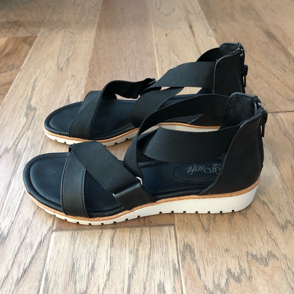 Sofft Black Wedge Sandals
